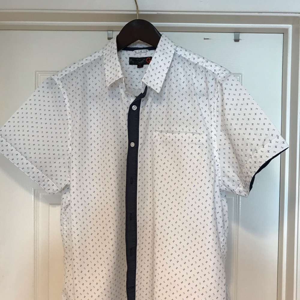 Men’s Guess short sleeved shirt